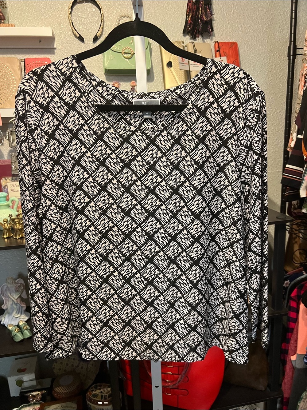 JM Collection Black and White Diamond-Print Long Sleeve Top